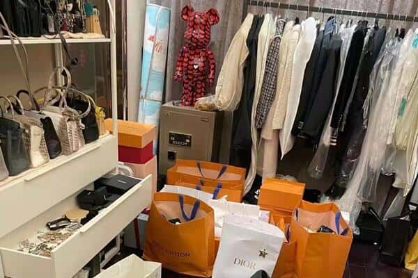 三亚市回收一线品牌衣服